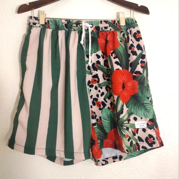 Duvin Design Co. Leo Floral Short Green - Picture 1 of 9